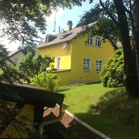 In Mit Kleinem Kamin 度假居