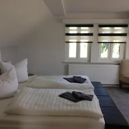 度假居 In Mit Kleinem Kamin *